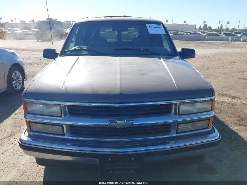 1998 Chevrolet Suburban 1500 VIN: 3GNEC16R4WG115396 Lot: 43910899