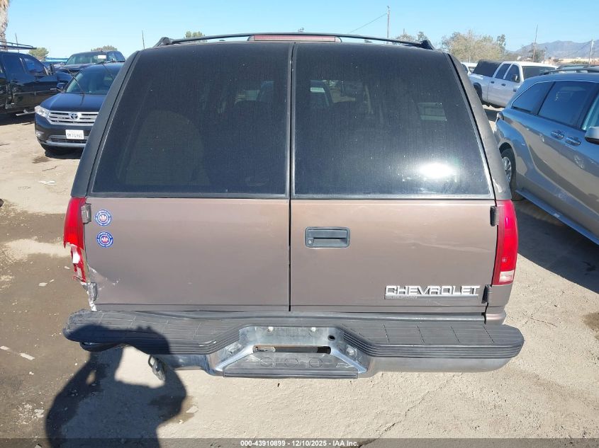 1998 Chevrolet Suburban 1500 VIN: 3GNEC16R4WG115396 Lot: 43910899