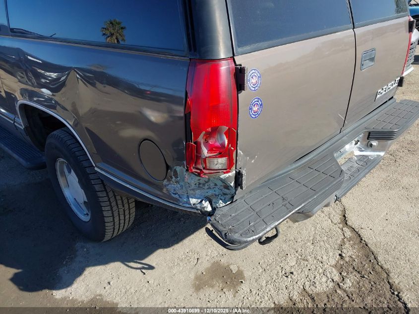 1998 Chevrolet Suburban 1500 VIN: 3GNEC16R4WG115396 Lot: 43910899