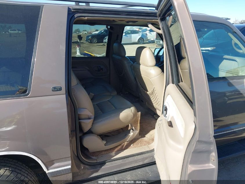 1998 Chevrolet Suburban 1500 VIN: 3GNEC16R4WG115396 Lot: 43910899