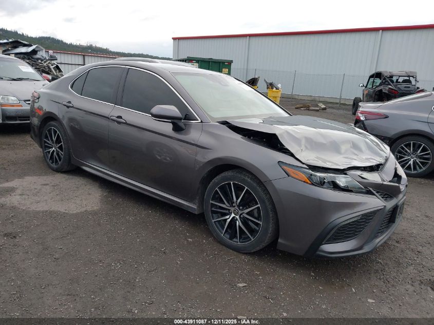 TOYOTA CAMRY SE AWD