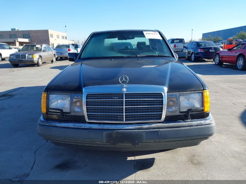1993 Mercedes-Benz 400 E VIN: WDBEA34E0PB983009 Lot: 43911171
