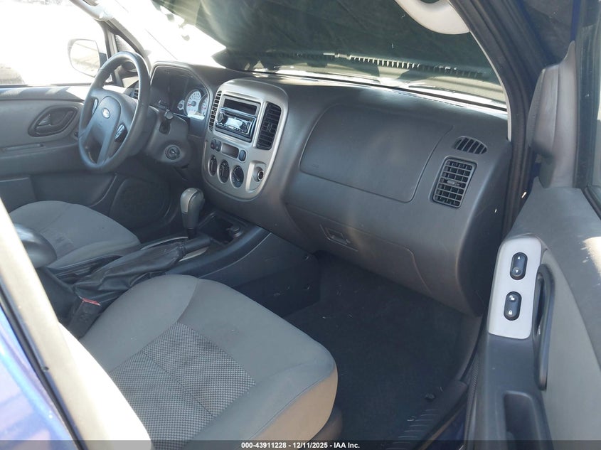1FMCU03146KA56232 2006 FORD ESCAPE photo no. 5