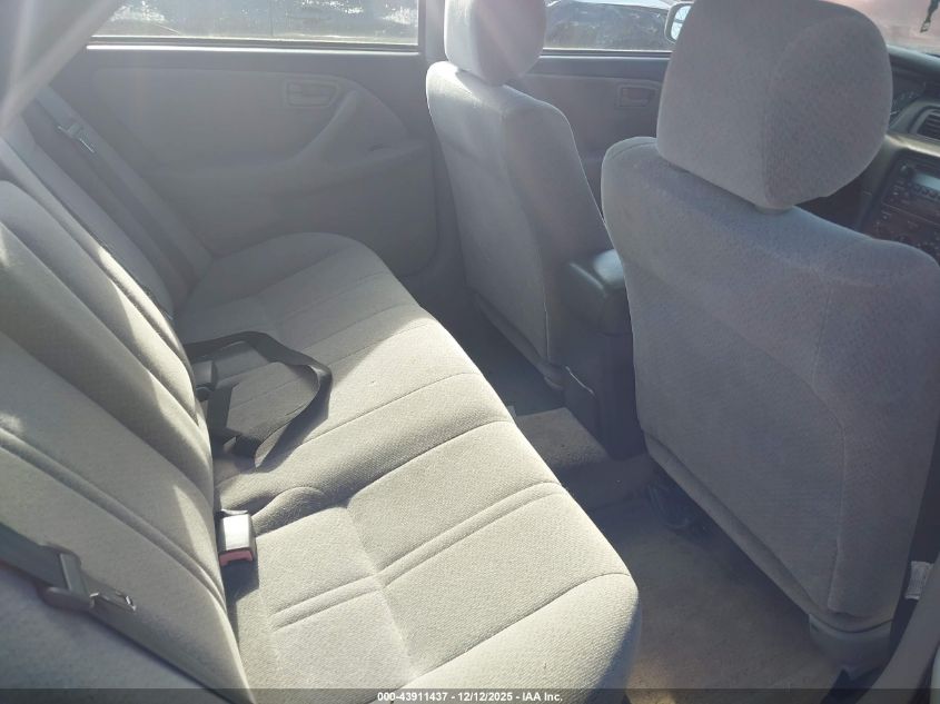 2000 Toyota Camry Le V6 VIN: JT2BF28K4Y0286366 Lot: 43911437