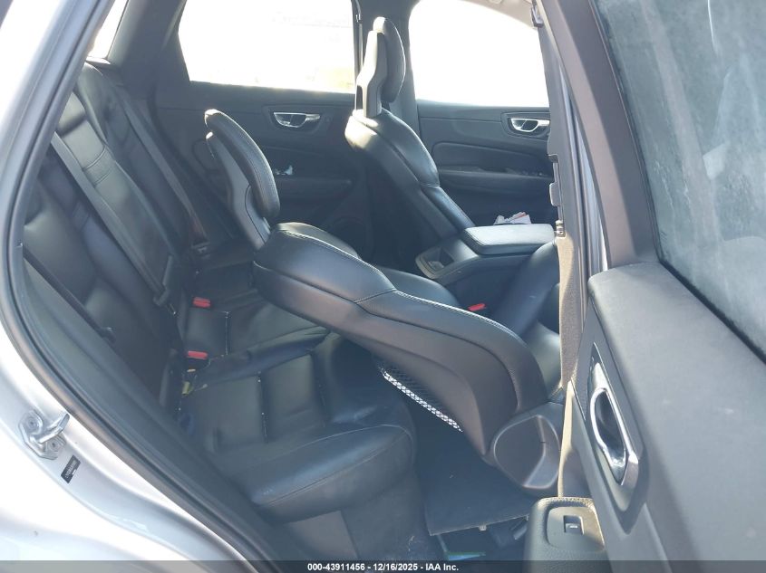 2018 Volvo Xc60 T5 Momentum VIN: LYV102RK8JB113865 Lot: 43911456