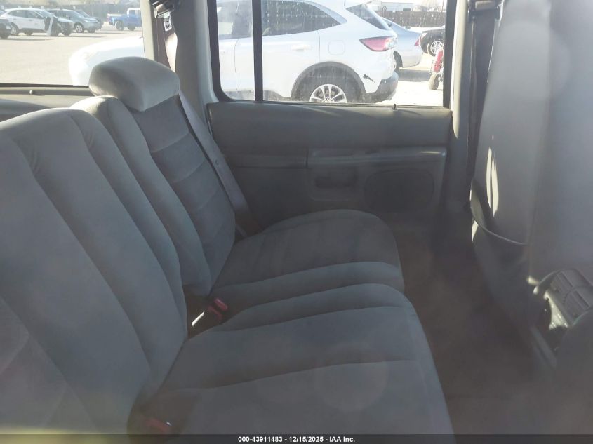 2000 Ford Explorer Xlt VIN: 1FMDU73E3YZA13009 Lot: 43911483