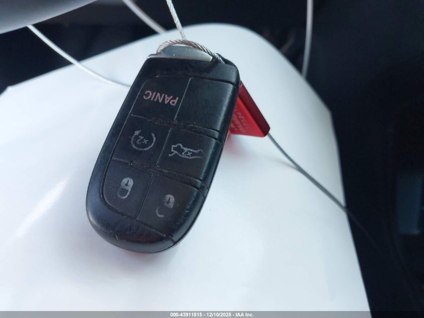 2015 Chrysler 200 Limited VIN: 1C3CCCAB5FN737779 Lot: 43911515