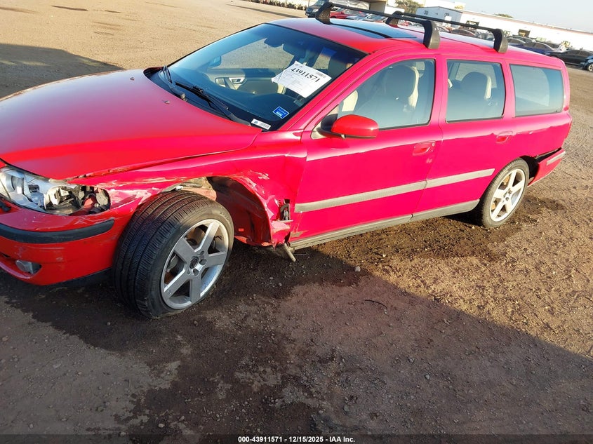 2004 Volvo V70 R VIN: YV1SJ52Y842398200 Lot: 43911571