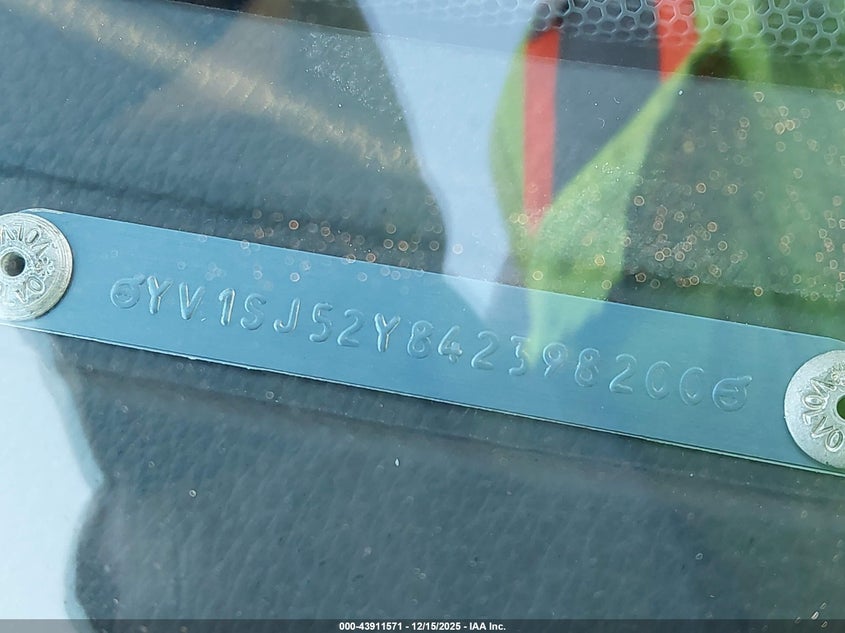 2004 Volvo V70 R VIN: YV1SJ52Y842398200 Lot: 43911571