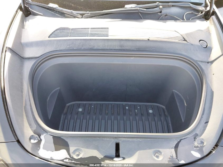 2021 Tesla Model Y Standard Range Rear-Wheel Drive VIN: 5YJYGDED2MF114042 Lot: 43911714