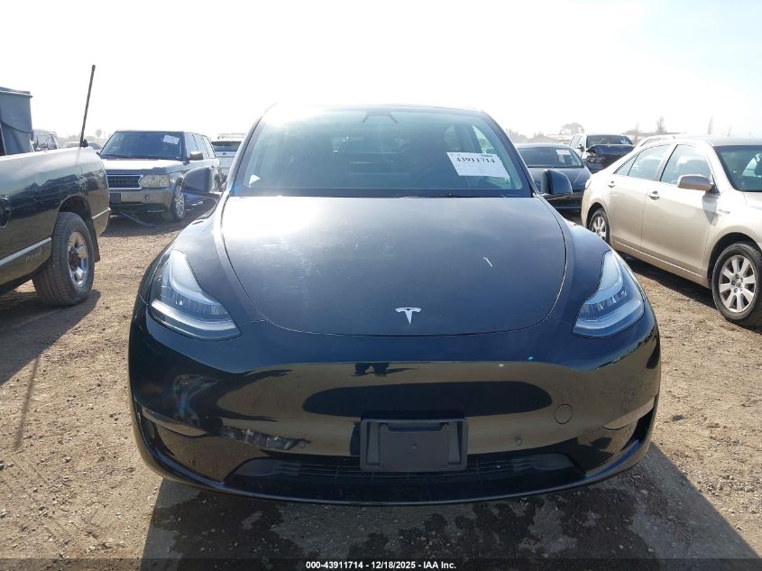 2021 Tesla Model Y Standard Range Rear-Wheel Drive VIN: 5YJYGDED2MF114042 Lot: 43911714