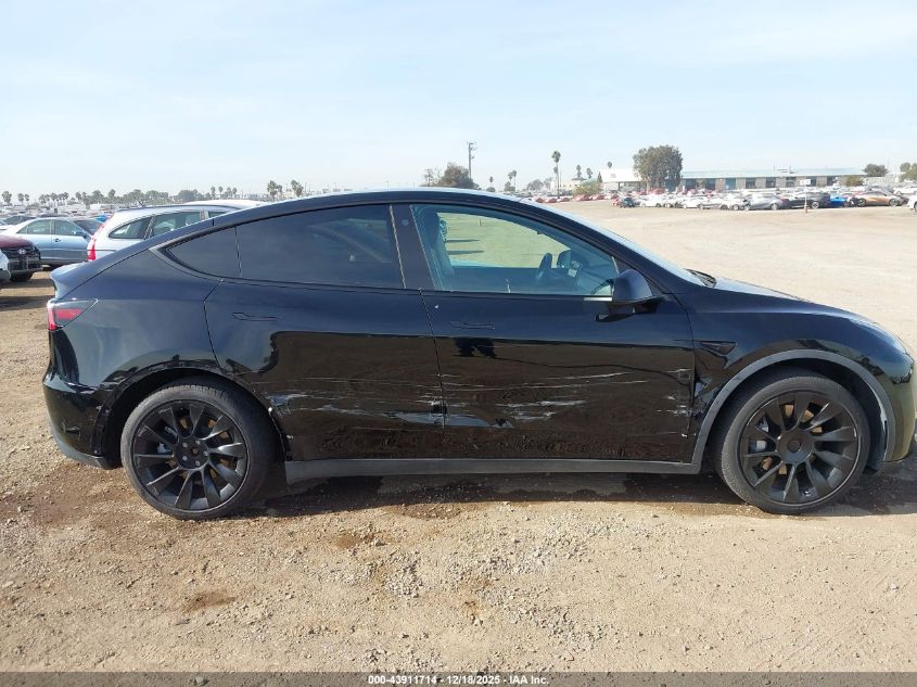 2021 Tesla Model Y Standard Range Rear-Wheel Drive VIN: 5YJYGDED2MF114042 Lot: 43911714