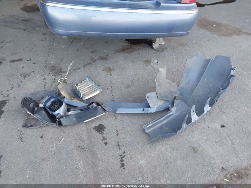 1999 Lincoln Town Car Signature VIN: 1LNHM82W2XY686248 Lot: 43911829