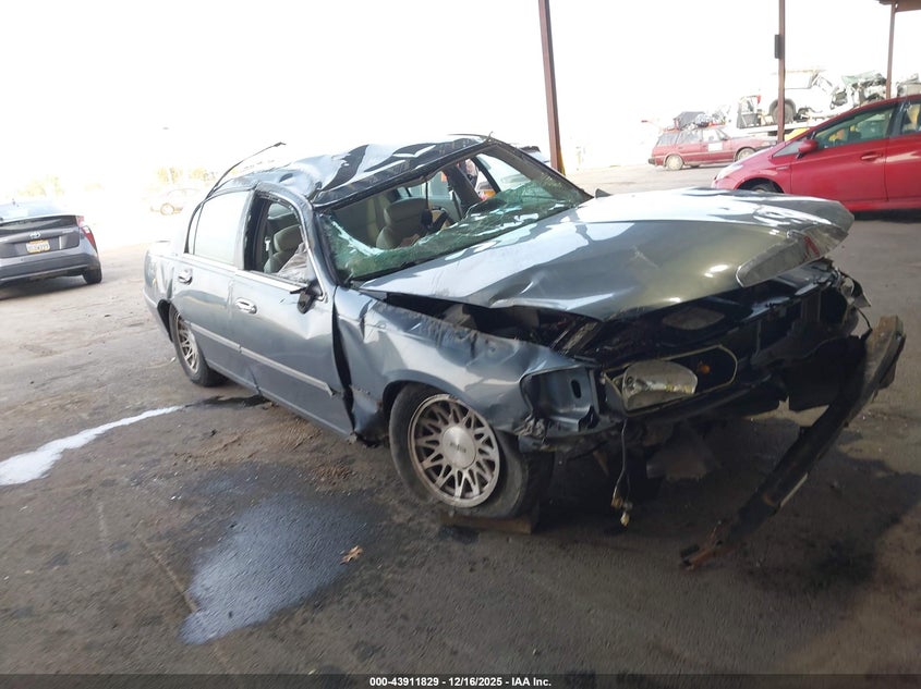 1999 Lincoln Town Car Signature
