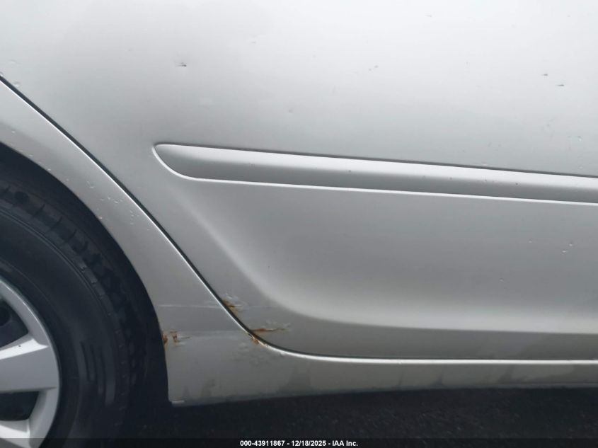 2002 Toyota Camry Le VIN: 4T1BE32K22U617515 Lot: 43911867