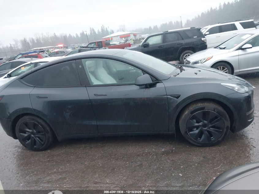 2025 Tesla Model Y Long Range Dual Motor Rear-Wheel Drive VIN: 7SAYGDEDXSF243002 Lot: 43911938