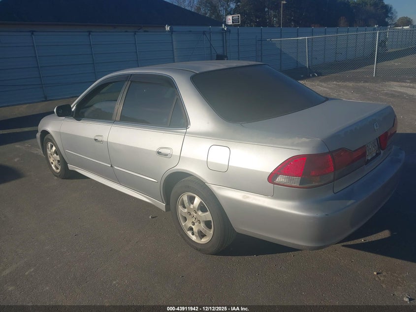 1HGCG56682A097173 2002 HONDA ACCORD photo no. 3