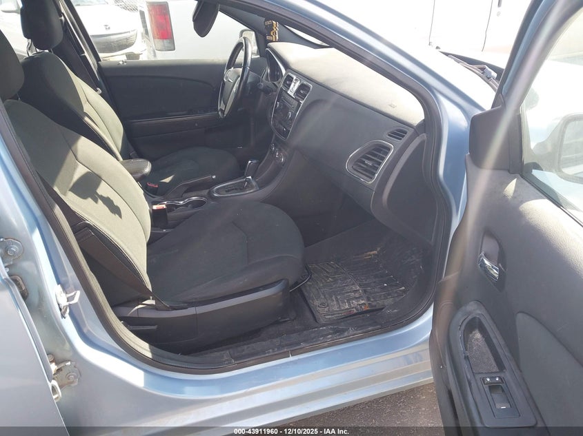 1C3CCBBB6CN175539 2012 CHRYSLER 200 photo no. 5