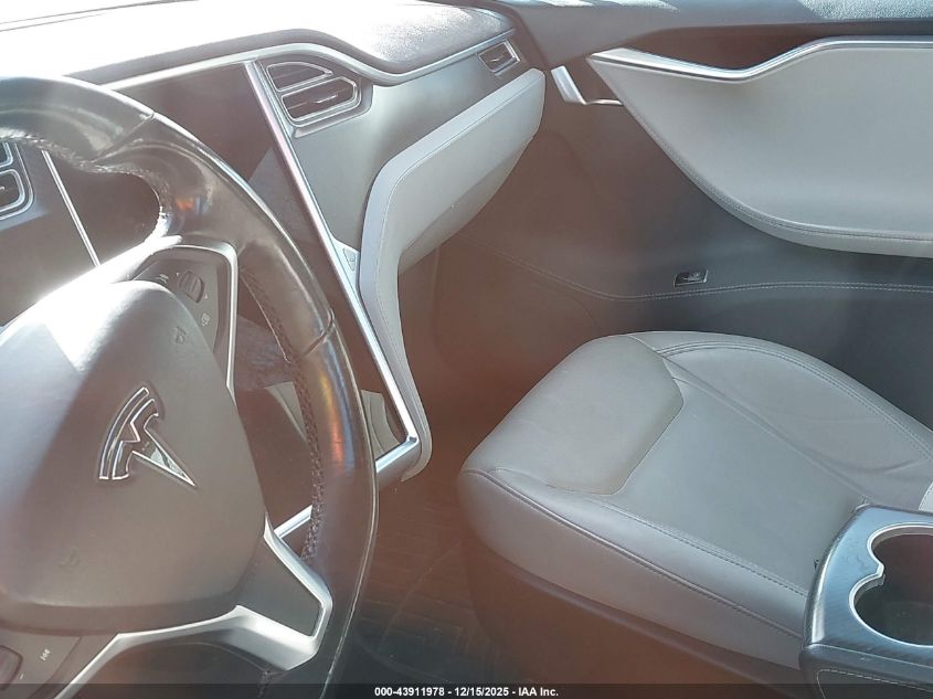 2015 Tesla Model S 70D/85D/P85D VIN: 5YJSA1H24FF094539 Lot: 43911978