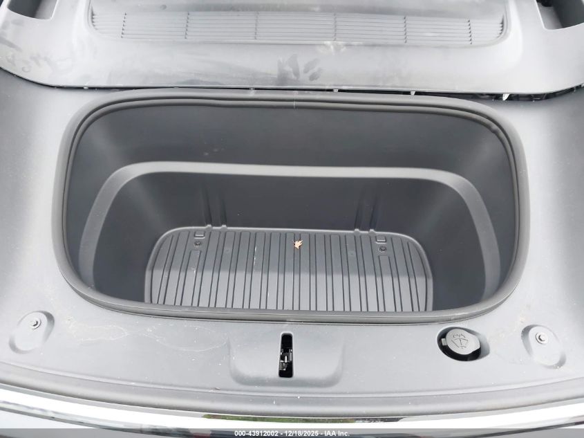 2026 Tesla Model Y Long Range Dual Motor All-Wheel Drive/Long Range Launch Series VIN: 7SAYGDEE1TA491162 Lot: 43912002