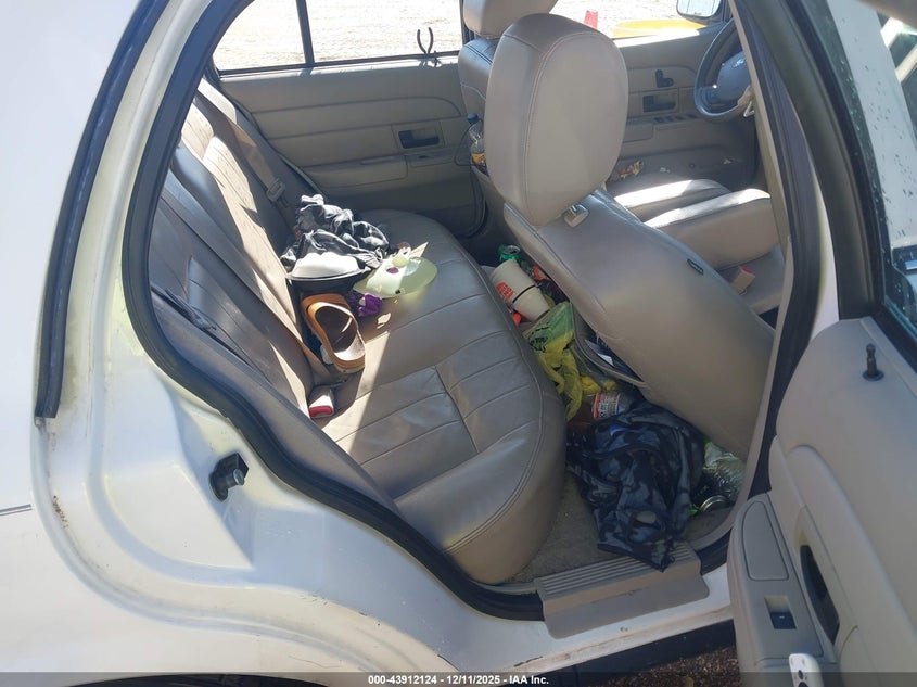 2FABP7EV3BX139177 2011 FORD CROWN VICTORIA photo no. 8