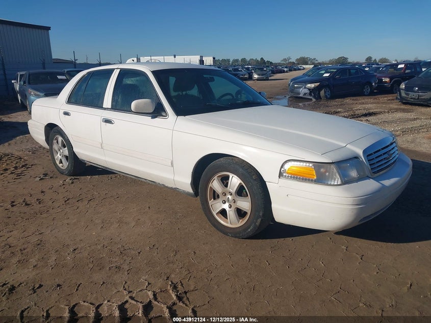 Vin: 2fabp7ev3bx139177, lot: 44407732, ford crown victoria lx 2011 img_1