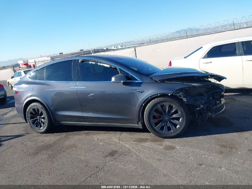 2018 Tesla Model X 100D/75D/P100D VIN: 5YJXCBE47JF130065 Lot: 43912180