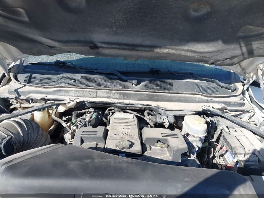 2023 Ram 2500 - 3C6UR5HL2PG584160