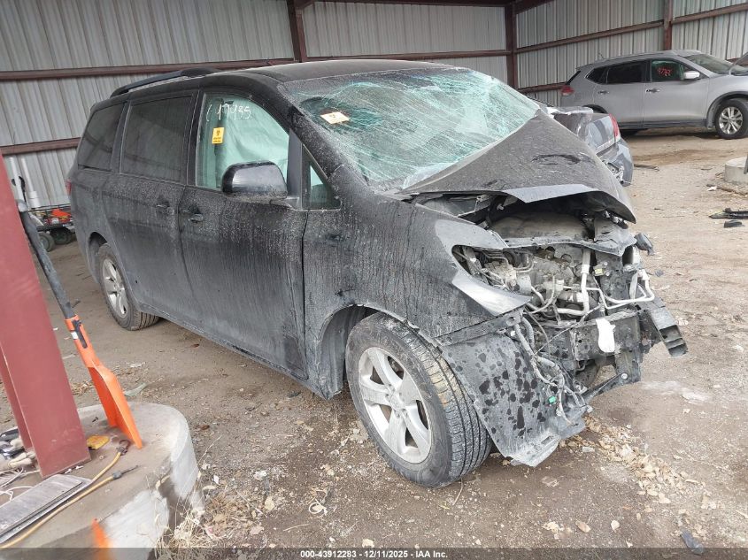 TOYOTA SIENNA LE 8 PASSENGER