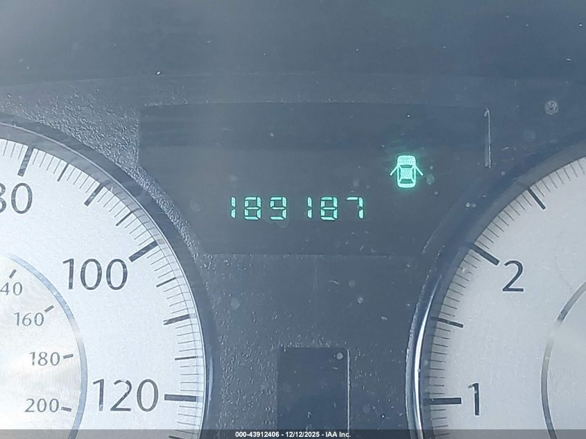 2010 Chrysler 300 Touring/Signature Series/Executive Series VIN: 2C3CA5CV2AH132211 Lot: 43912406