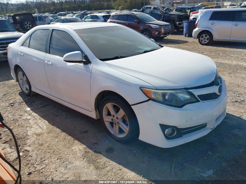 TOYOTA CAMRY SE