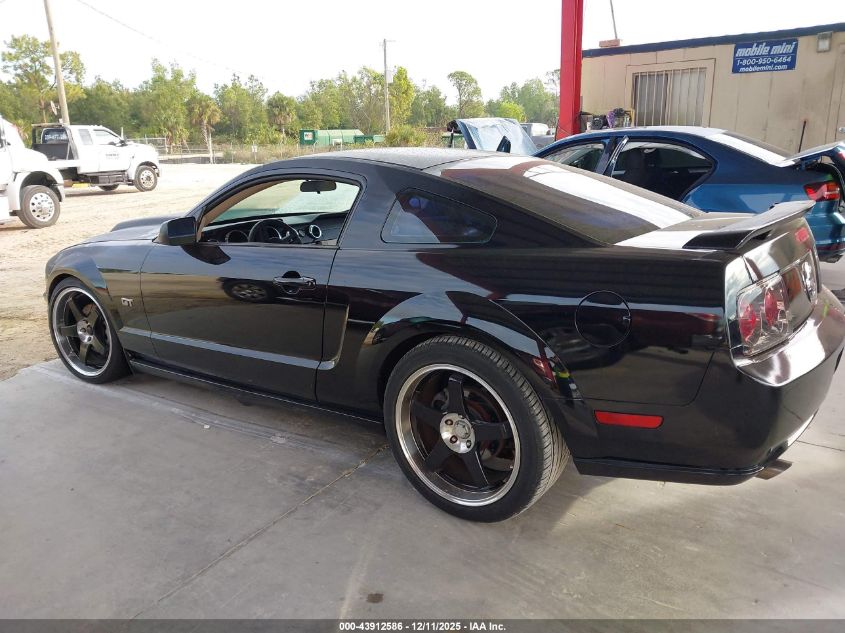 2005 Ford Mustang VIN: 1ZVFT82H855164493 Lot: 43912586