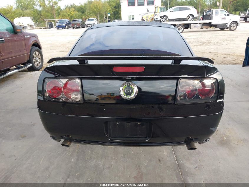 2005 Ford Mustang VIN: 1ZVFT82H855164493 Lot: 43912586