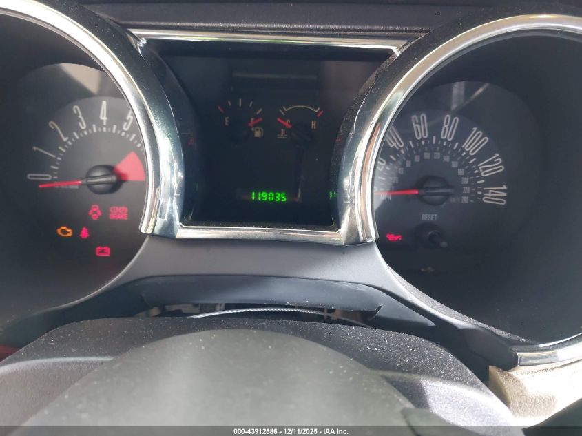 2005 Ford Mustang VIN: 1ZVFT82H855164493 Lot: 43912586