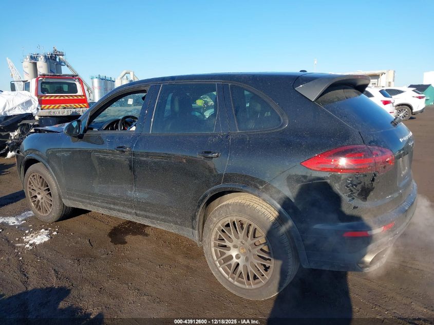 2017 Porsche Cayenne Platinum Edition VIN: WP1AA2A22HKA85743 Lot: 43912600