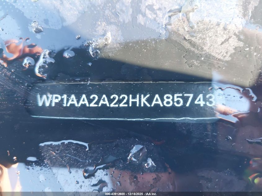 2017 Porsche Cayenne Platinum Edition VIN: WP1AA2A22HKA85743 Lot: 43912600