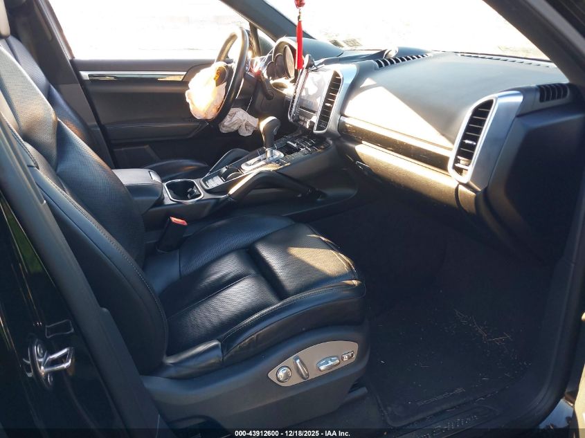 2017 Porsche Cayenne Platinum Edition VIN: WP1AA2A22HKA85743 Lot: 43912600