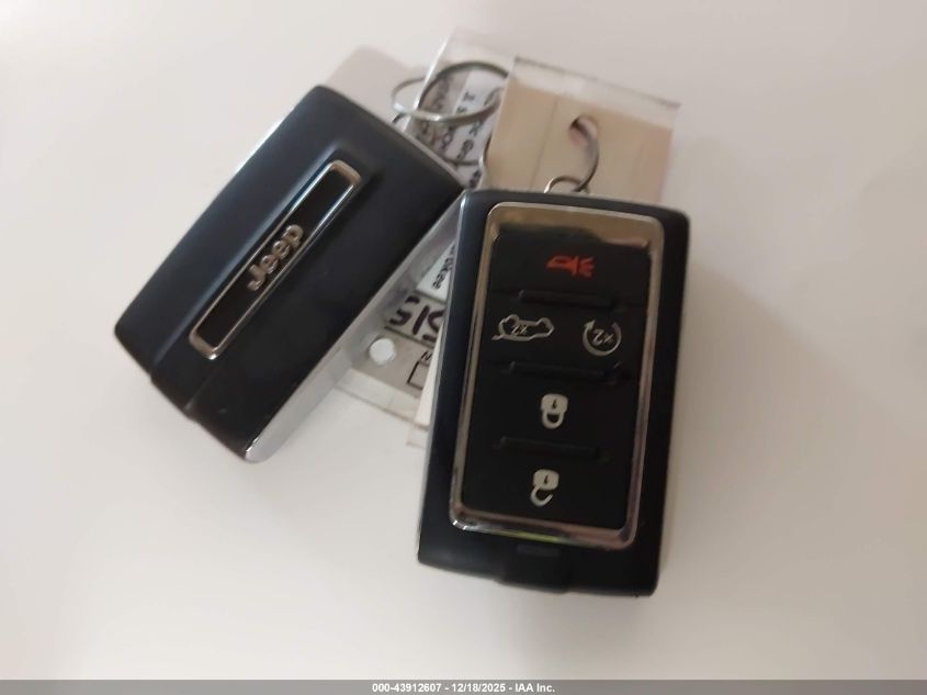 2022 Jeep Grand Cherokee Overland 4X4 VIN: 1C4RJHDG5N8627425 Lot: 43912607