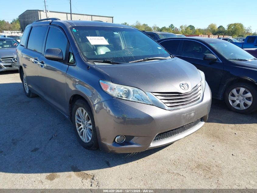 TOYOTA SIENNA XLE 8 PASSENGER