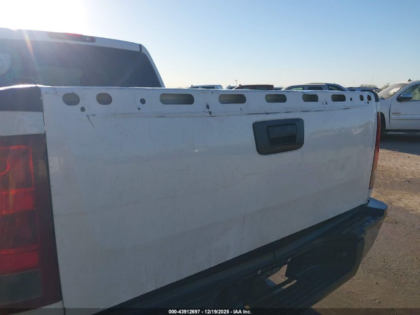 2008 GMC Sierra 2500Hd Work Truck VIN: 1GTHK23698F213451 Lot: 43912697