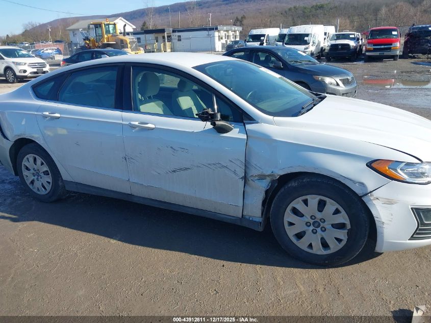 2020 Ford Fusion S VIN: 3FA6P0G79LR159473 Lot: 43912811
