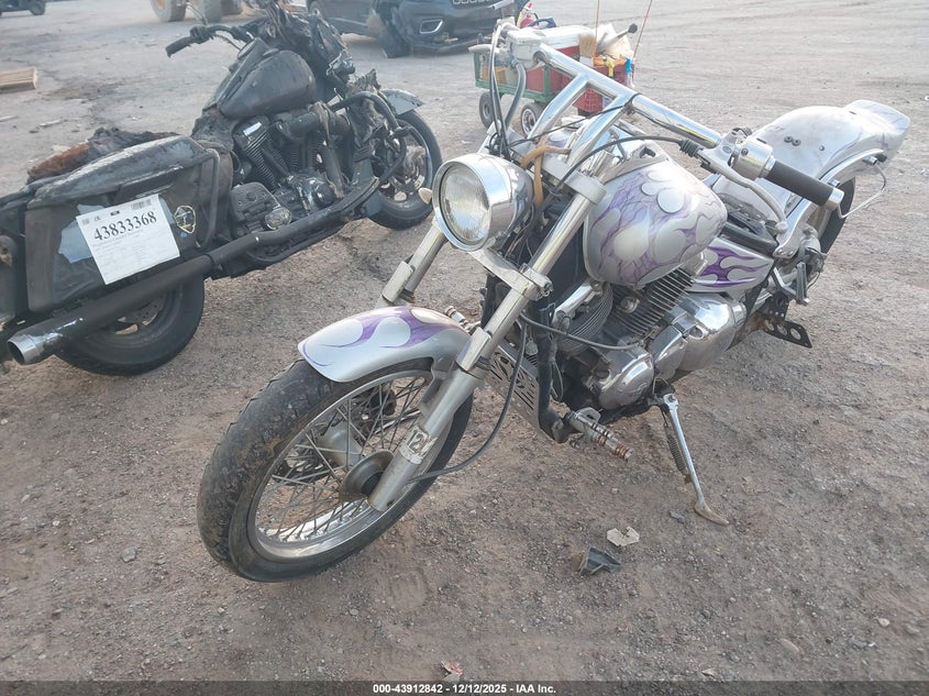 JYAVM01E41A028072 2001 YAMAHA XV photo no. 2
