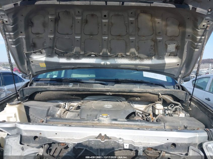 2011 Toyota Tundra Grade 5.7L V8 VIN: 5TFDW5F17BX194002 Lot: 43912883