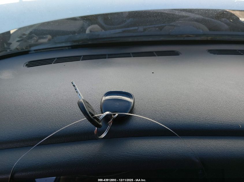 2005 GMC Yukon Sle VIN: 1GKEK13T35J253038 Lot: 43912893