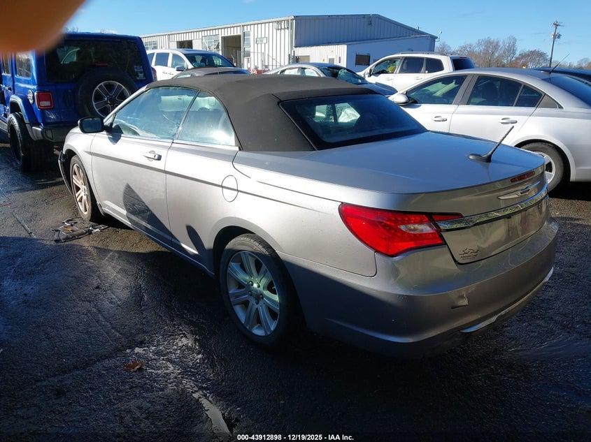 Chrysler 200 — thumbnail 3
