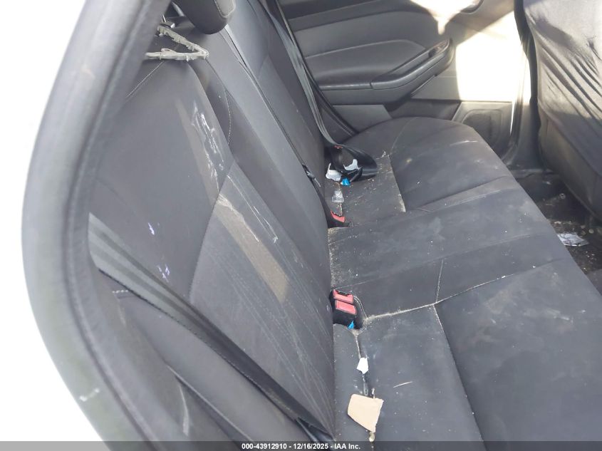 2018 Ford Focus Se VIN: 1FADP3F2XJL212482 Lot: 43912910