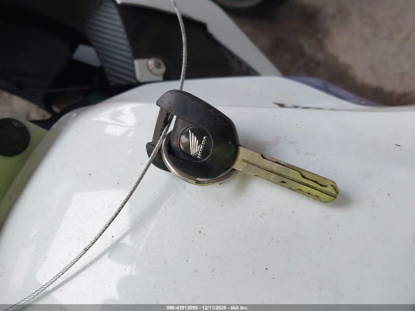 2016 Honda Cbr500 R VIN: MLHPC446XG5301090 Lot: 43913099