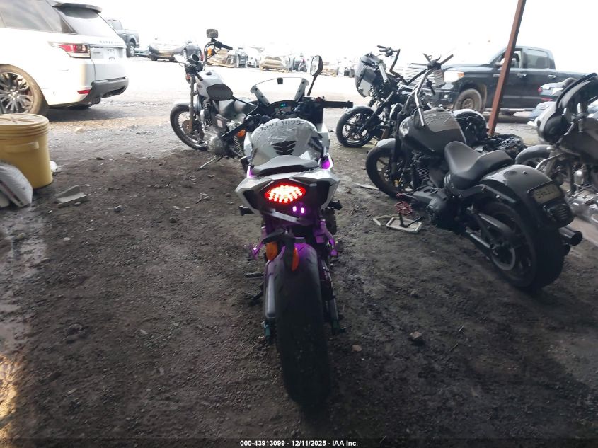 2016 Honda Cbr500 R VIN: MLHPC446XG5301090 Lot: 43913099