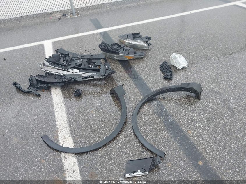 2017 Ford Escape Se VIN: 1FMCU9G9XHUC52185 Lot: 43913175