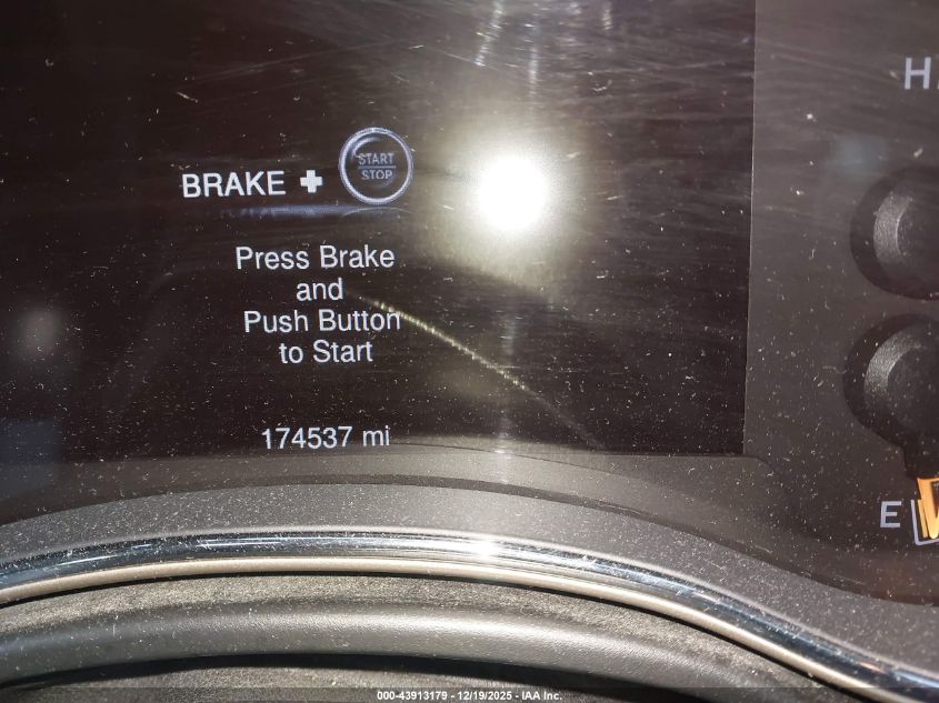 2015 Jeep Grand Cherokee Limited VIN: 1C4RJEBG4FC217523 Lot: 43913179